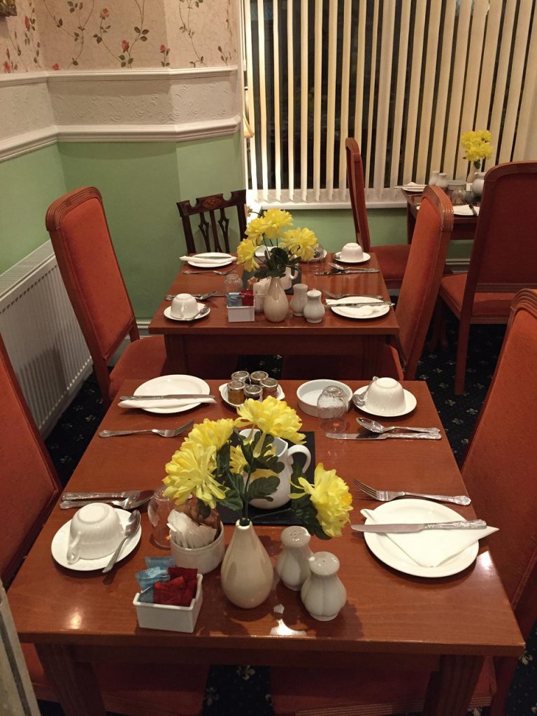 pelham lodge breakfast tables