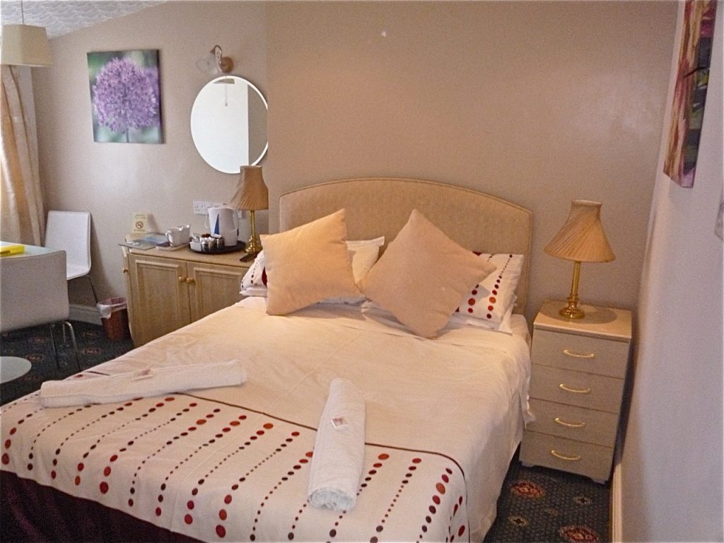 pelham lodge double room 2