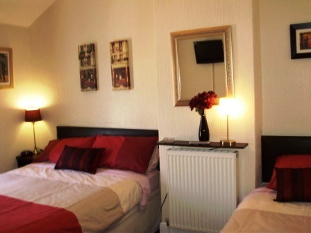 Willowfield House - Room 8 double & single