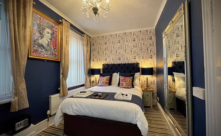 delovely penny royal parlor